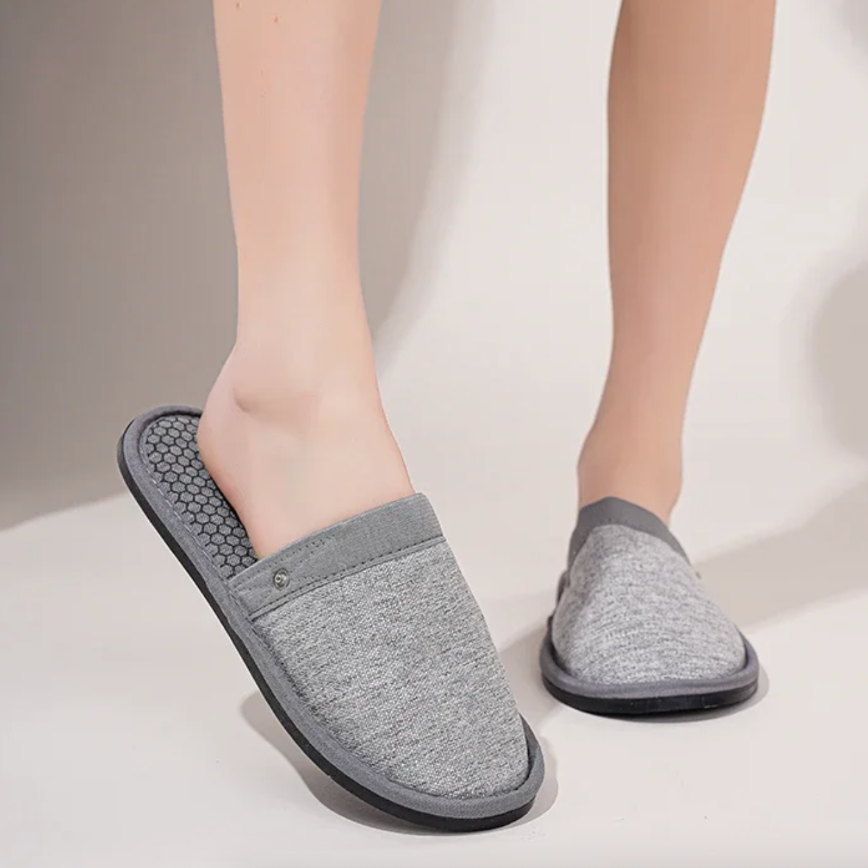 EMS masážní pantofle s elektroléčbou pro masáž nohou