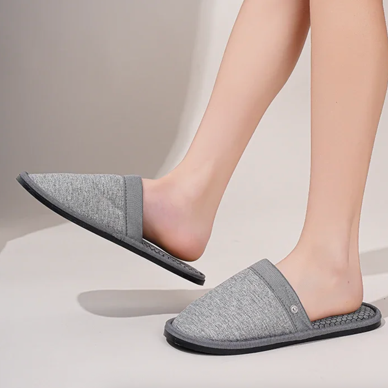 EMS masážní pantofle s elektroléčbou pro masáž nohou