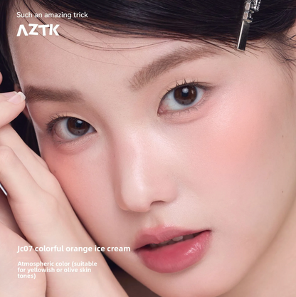 AZTK tekutý tvářenka, rozjasňovač a konturovací tyčinka krémová matná přirozený nádech modelující a zpevňující obličej dlouhotrvající